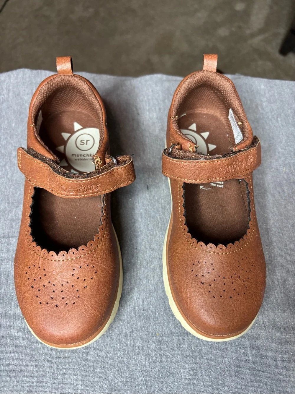 Stride Rite Munchkin Toddler Girl Sophia Mary Jane Shoes Size 12 Spring Fall